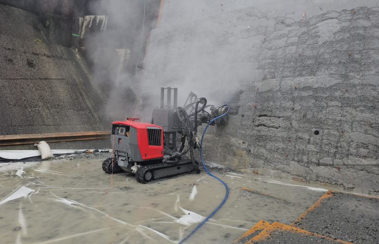 Aquacutter hydro demolition robotic technology