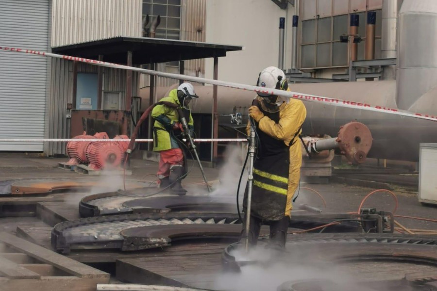 HPWJ corrosions off components